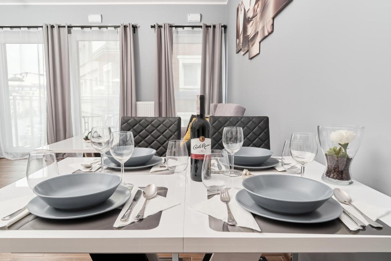 Apartments Wroclaw Jana Pawla II With Free Parking Wroclaw By Noclegi Renters Екстер'єр фото
