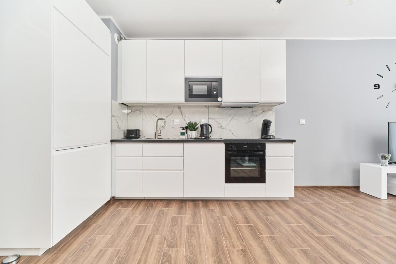 Apartments Wroclaw Jana Pawla II With Free Parking Wroclaw By Noclegi Renters Екстер'єр фото