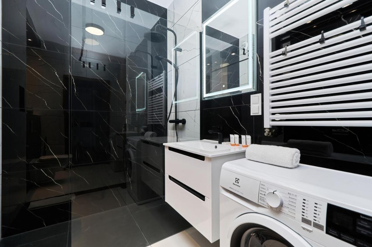 Apartments Wroclaw Jana Pawla II With Free Parking Wroclaw By Noclegi Renters Екстер'єр фото