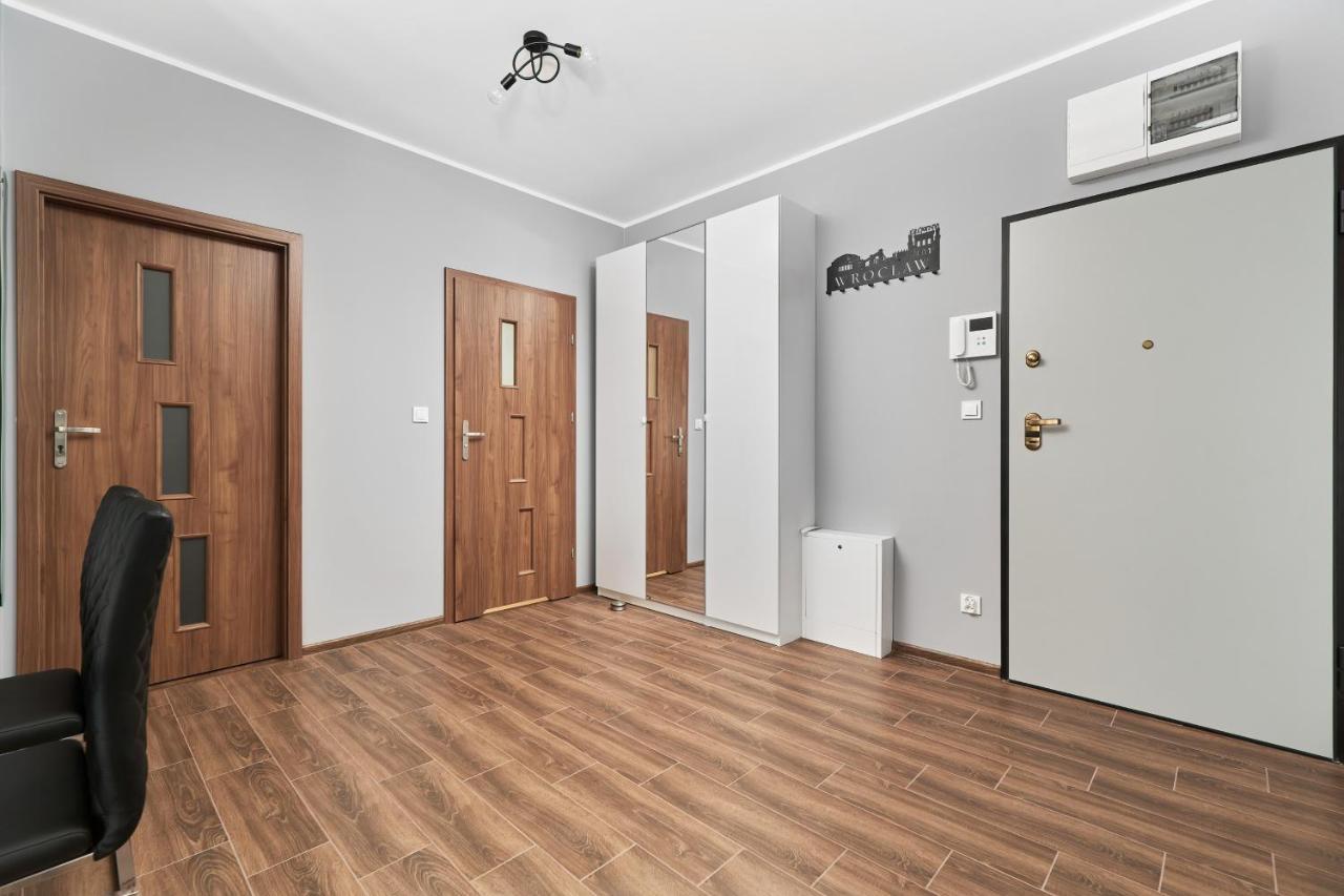 Apartments Wroclaw Jana Pawla II With Free Parking Wroclaw By Noclegi Renters Екстер'єр фото