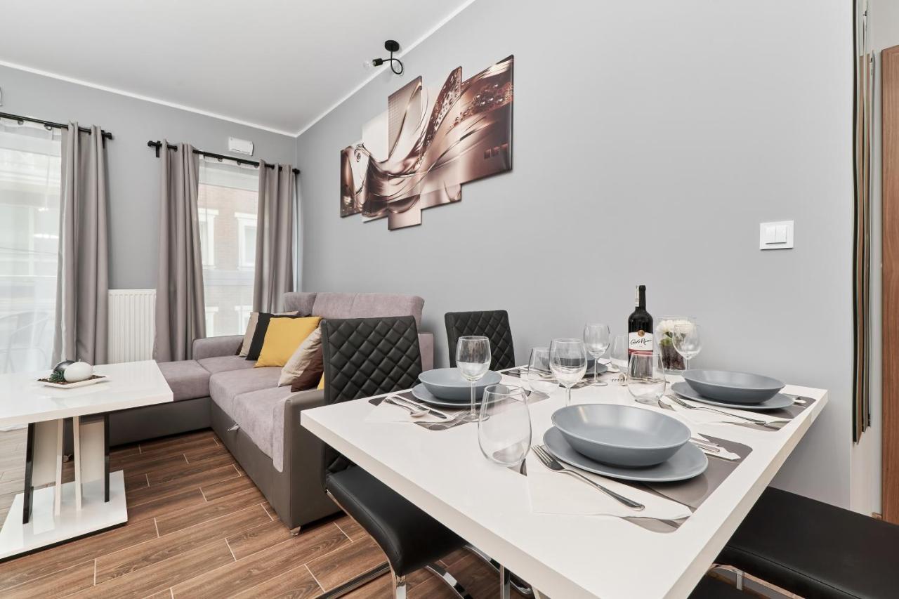 Apartments Wroclaw Jana Pawla II With Free Parking Wroclaw By Noclegi Renters Екстер'єр фото