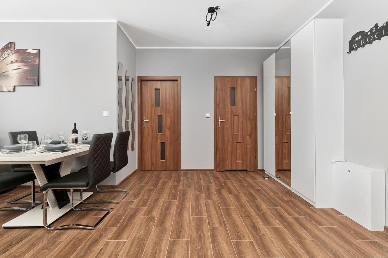 Apartments Wroclaw Jana Pawla II With Free Parking Wroclaw By Noclegi Renters Екстер'єр фото