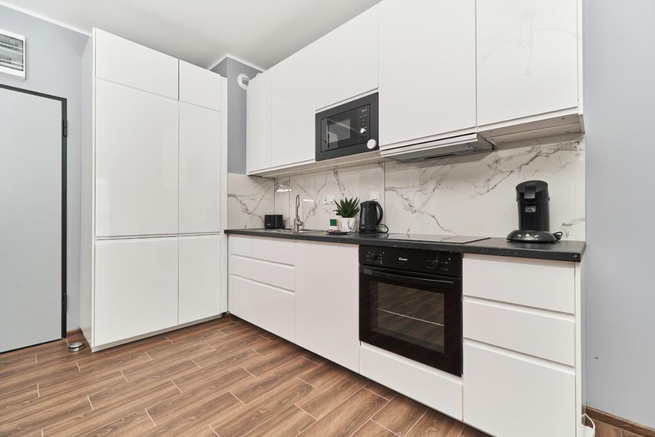 Apartments Wroclaw Jana Pawla II With Free Parking Wroclaw By Noclegi Renters Екстер'єр фото